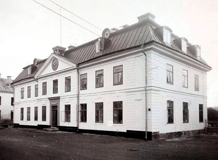 FOTOGRAFI
Barnängstvärgatan 1, huvudbyggnaden.   1917-1917
FOTOGRAF: . Larssons Ateljé
BILDNUMMER: C 926
Stadsmuseet i Stockholm